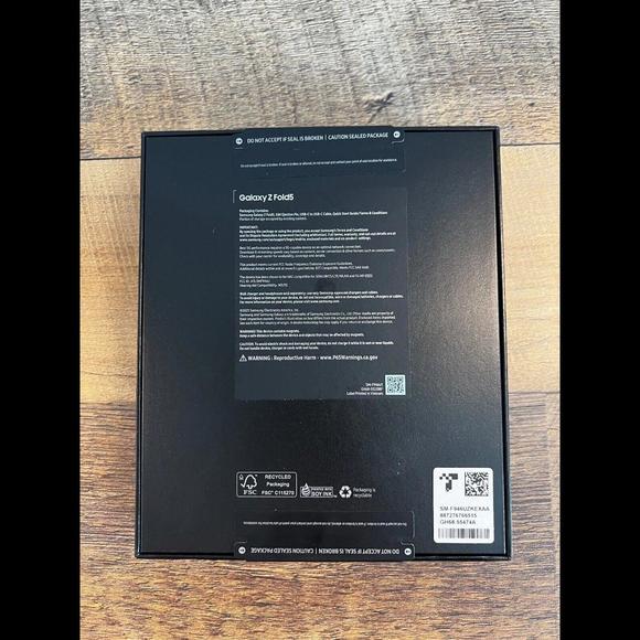 New Sealed Samsung Galaxy Z Fold5 SM-F946U - 512GB - Black (Unlocked) - Picture 3 of 3